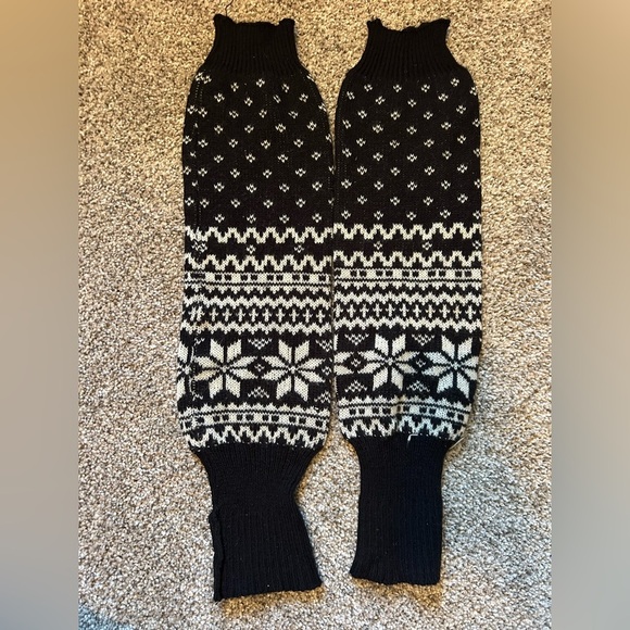 Black and white Aztec leg warm - Picture 1 of 1